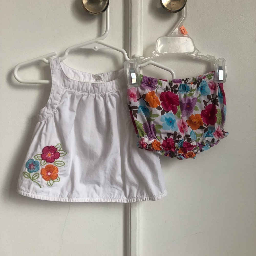 Gymboree Flowered baby outfit!🌺